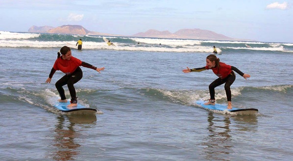 campamentos menores lanzarote surf